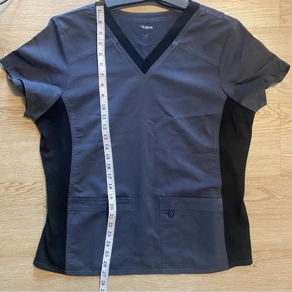 💥SALE💥 SCRUB Top Women Healthcare Medical Uniform Size Large - Picture 7 of 8